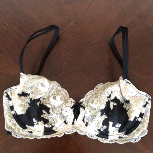 Victorias secret very sexy unlined Demi bra - Picture 1 of 6